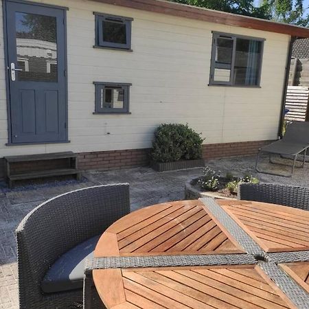 Villa Een Gezellige Chalet Met Zonnige Buitenruimte Op De Veluwe! Putten Exterior foto