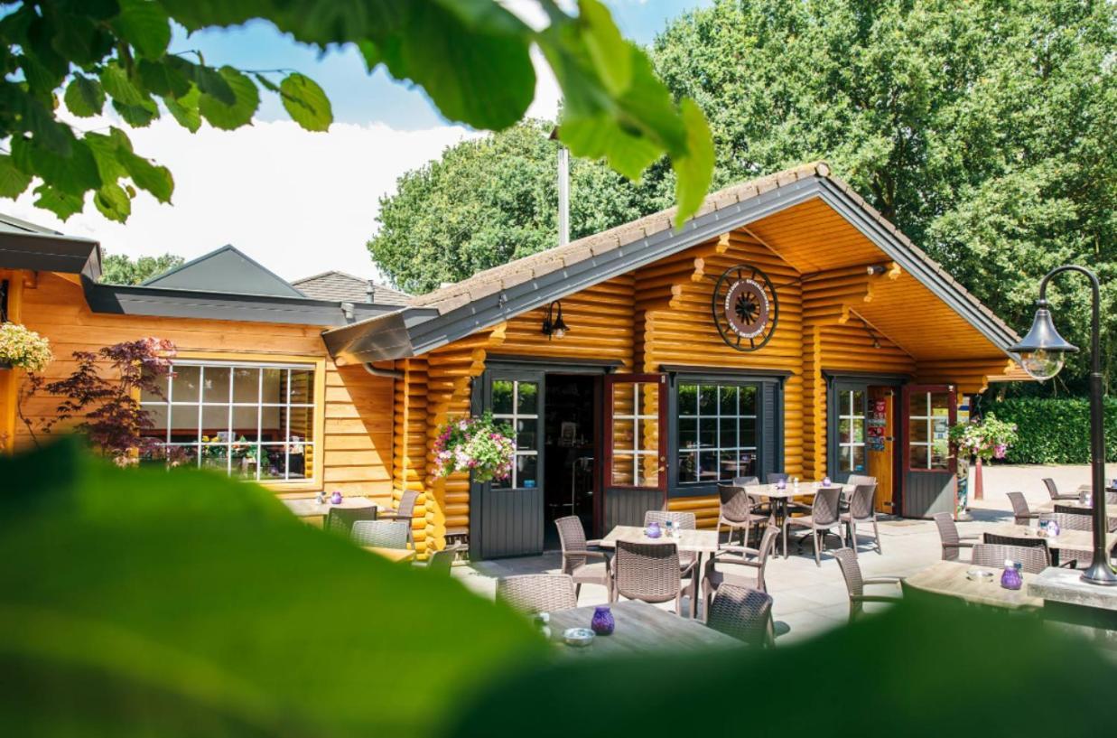 Villa Een Gezellige Chalet Met Zonnige Buitenruimte Op De Veluwe! Putten Exterior foto